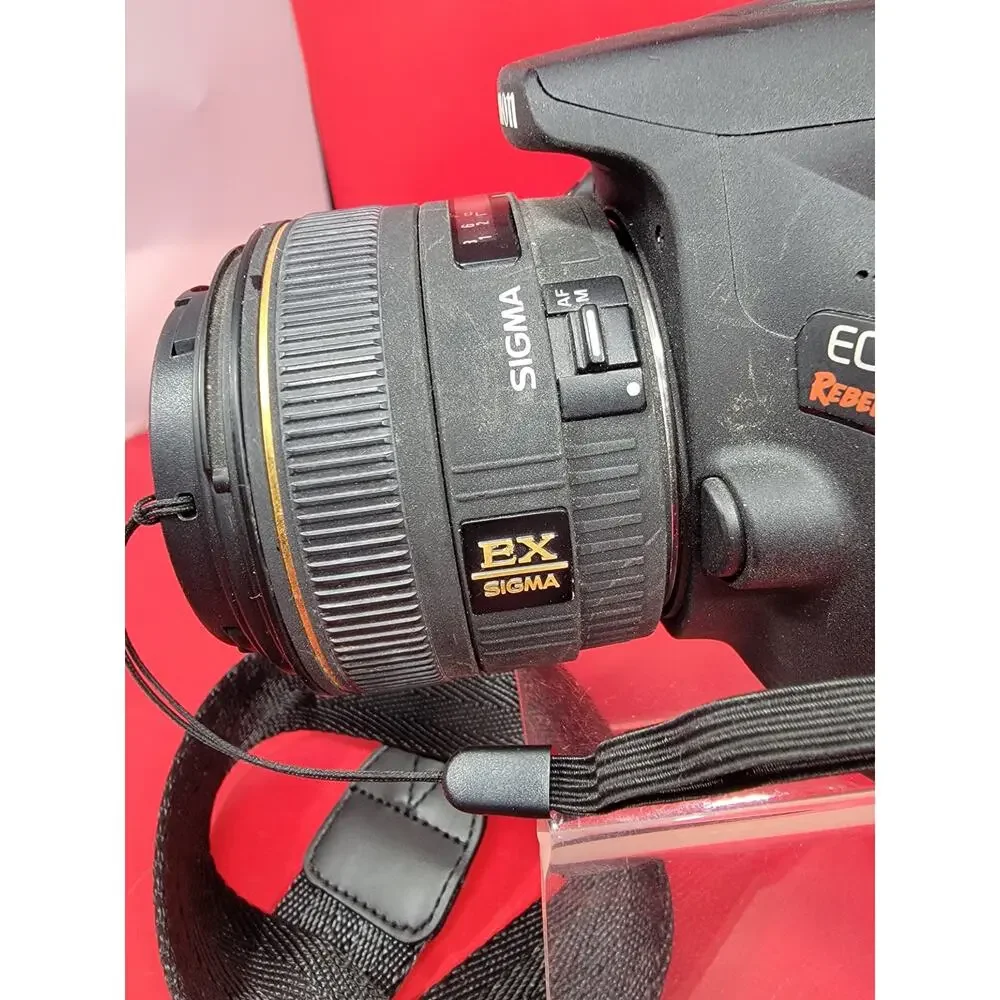 Canon EOS Rebel T7 DSLR Camera Sigma 30mm f/1.4 Lens Strap New Battery & Charger